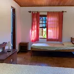 Linda Casa de campo c lazer prox Camp do Jordao SP